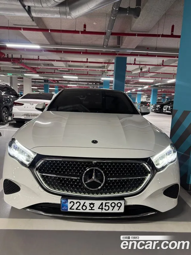 Mercedes-Benz E-Class W214 E200