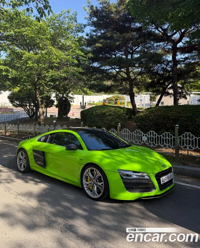 Audi R8 4.2 V8