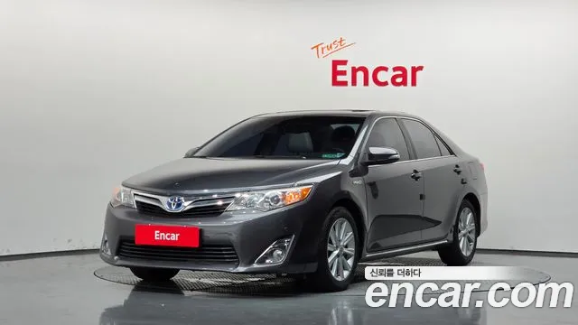 Toyota New Camry Hybrid XLE
